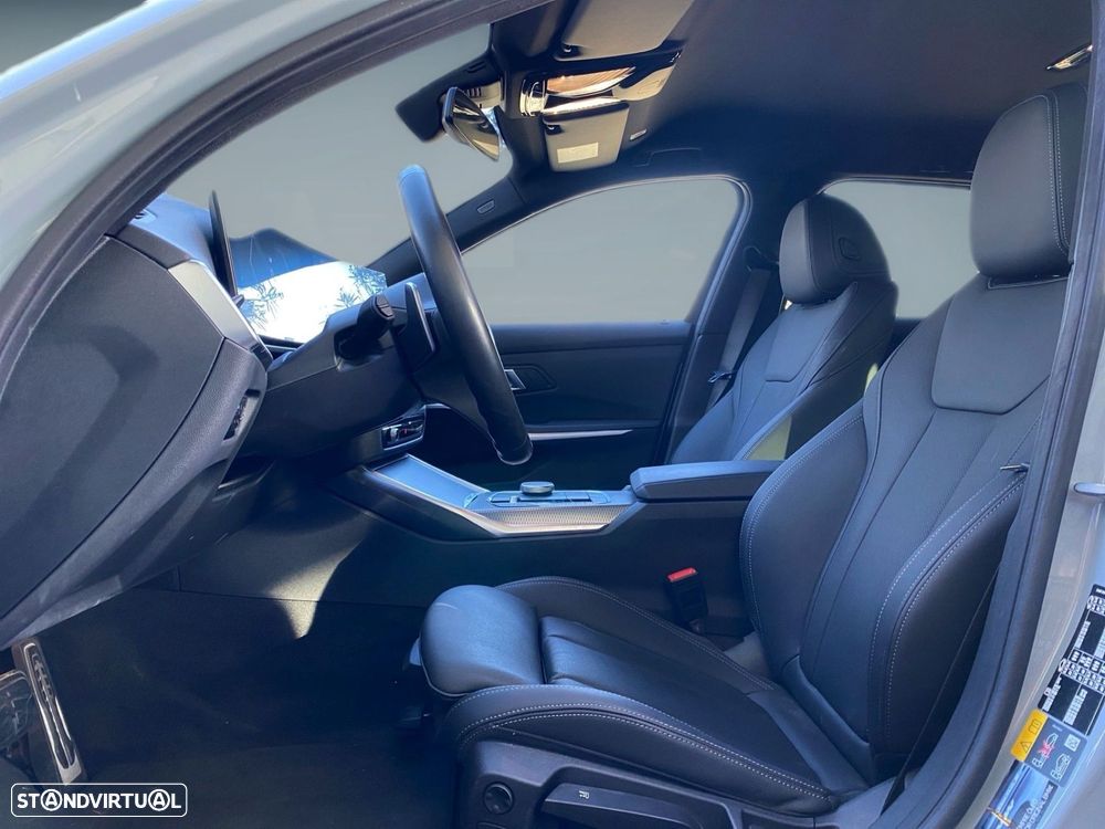 BMW 330 e Pack Desportivo M Auto - 4