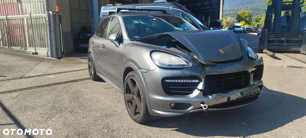 Porsche Cayenne GTS - 3