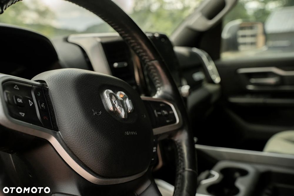 RAM 1500 5.7 Crew Cab Bighorn - 8