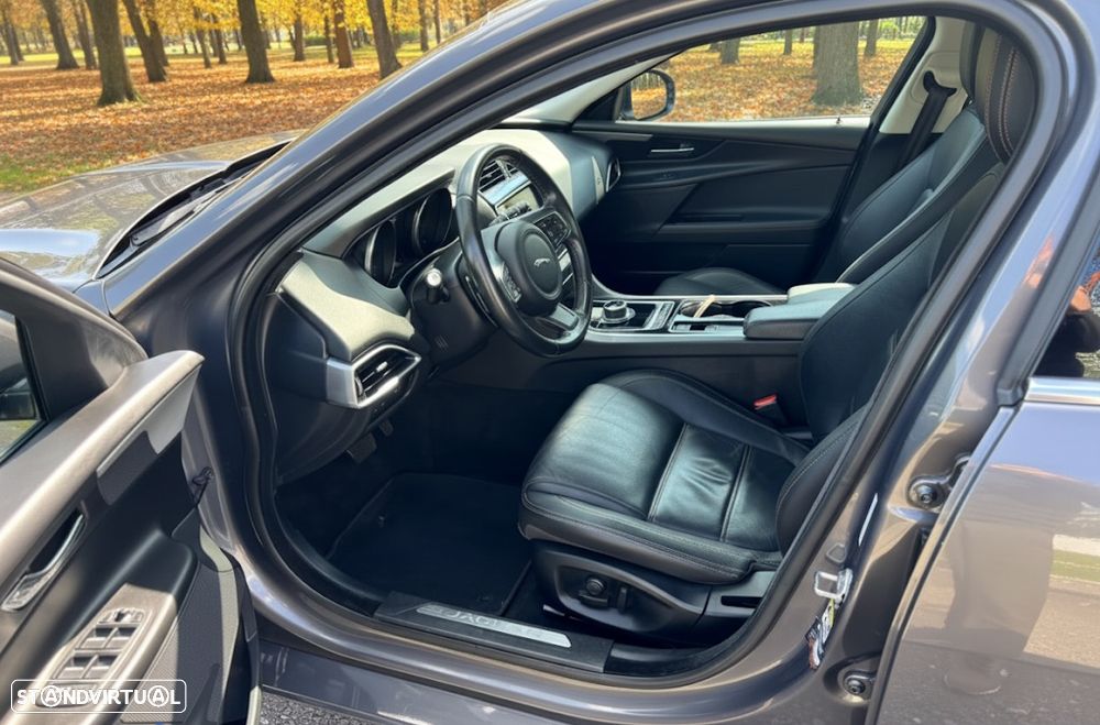 Jaguar XE 2.0 D Prestige Aut. - 9