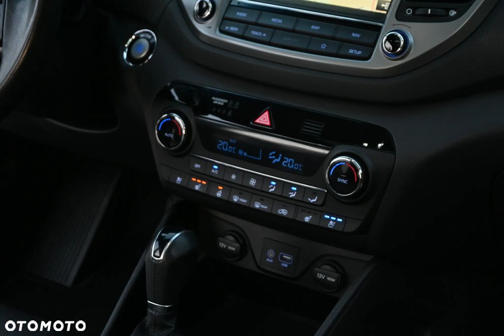 Hyundai Tucson 2.0 CRDI 4WD Automatik Premium - 20