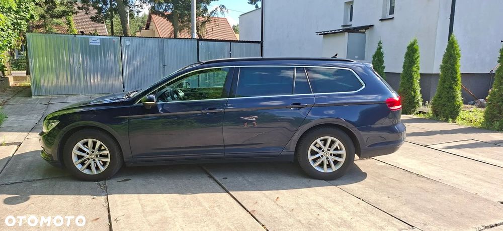 Volkswagen Passat - 4