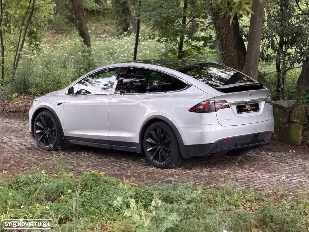 Tesla Model X 100D - 6