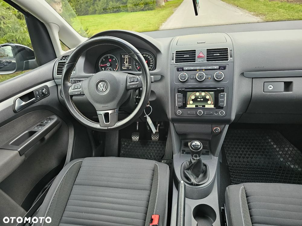 Volkswagen Touran 2.0 TDI DPF Highline - 9