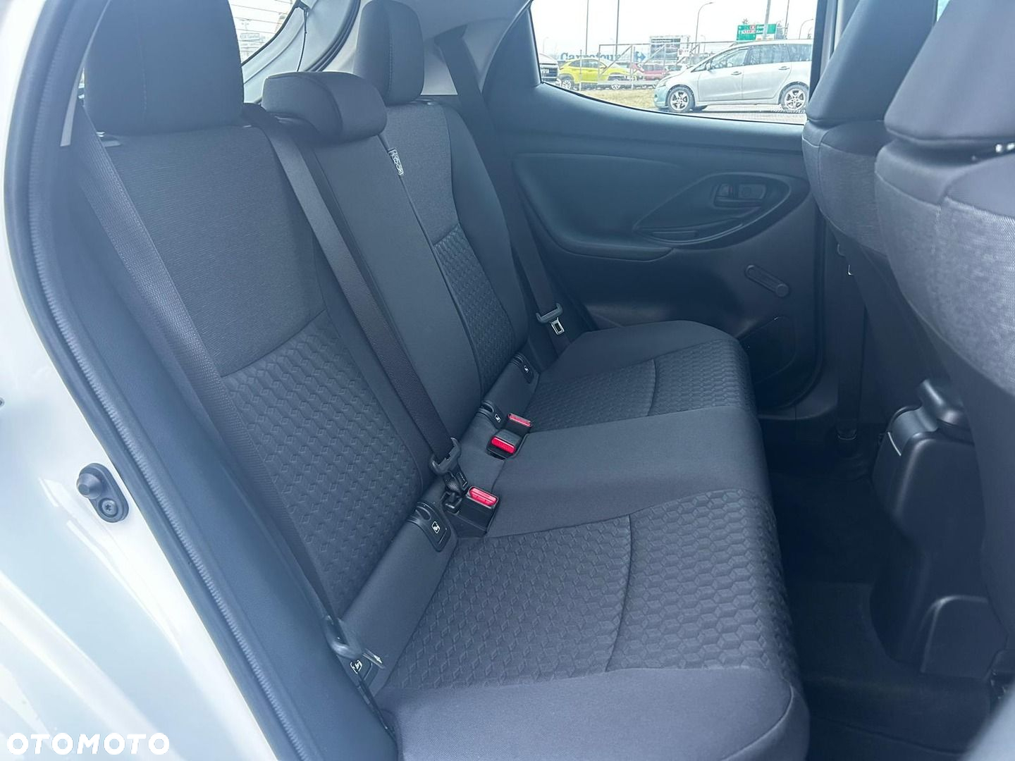Toyota Yaris Hybrid 1.5 Comfort - 18