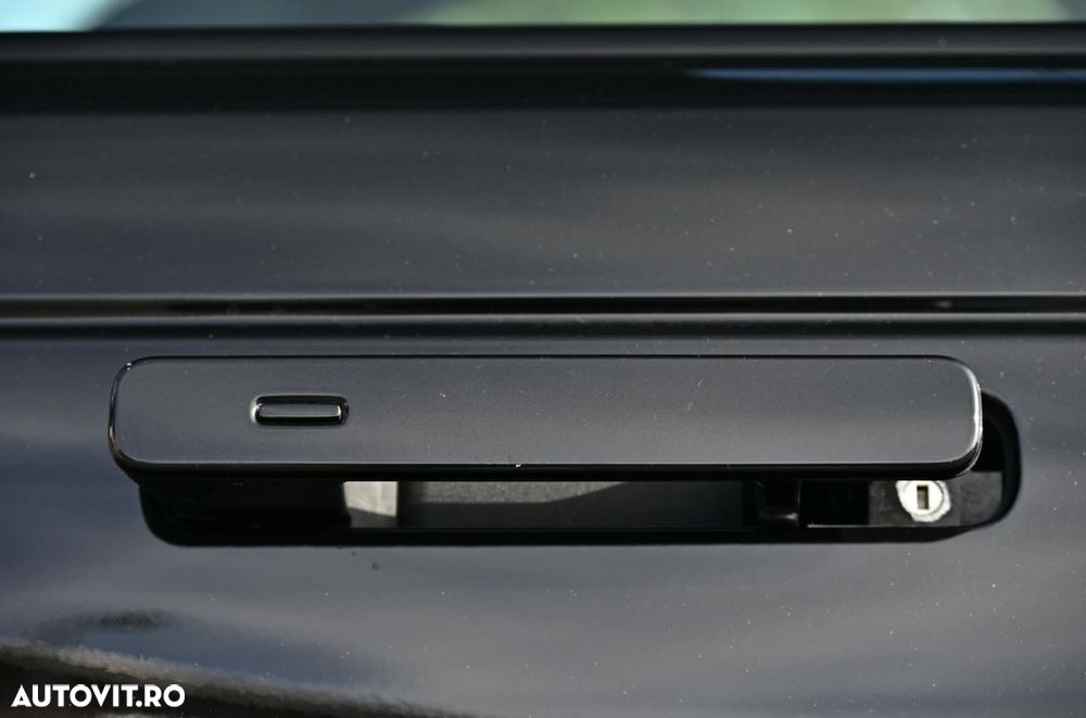 Land Rover Range Rover Velar 3.0 R-Dynamic SE - 11