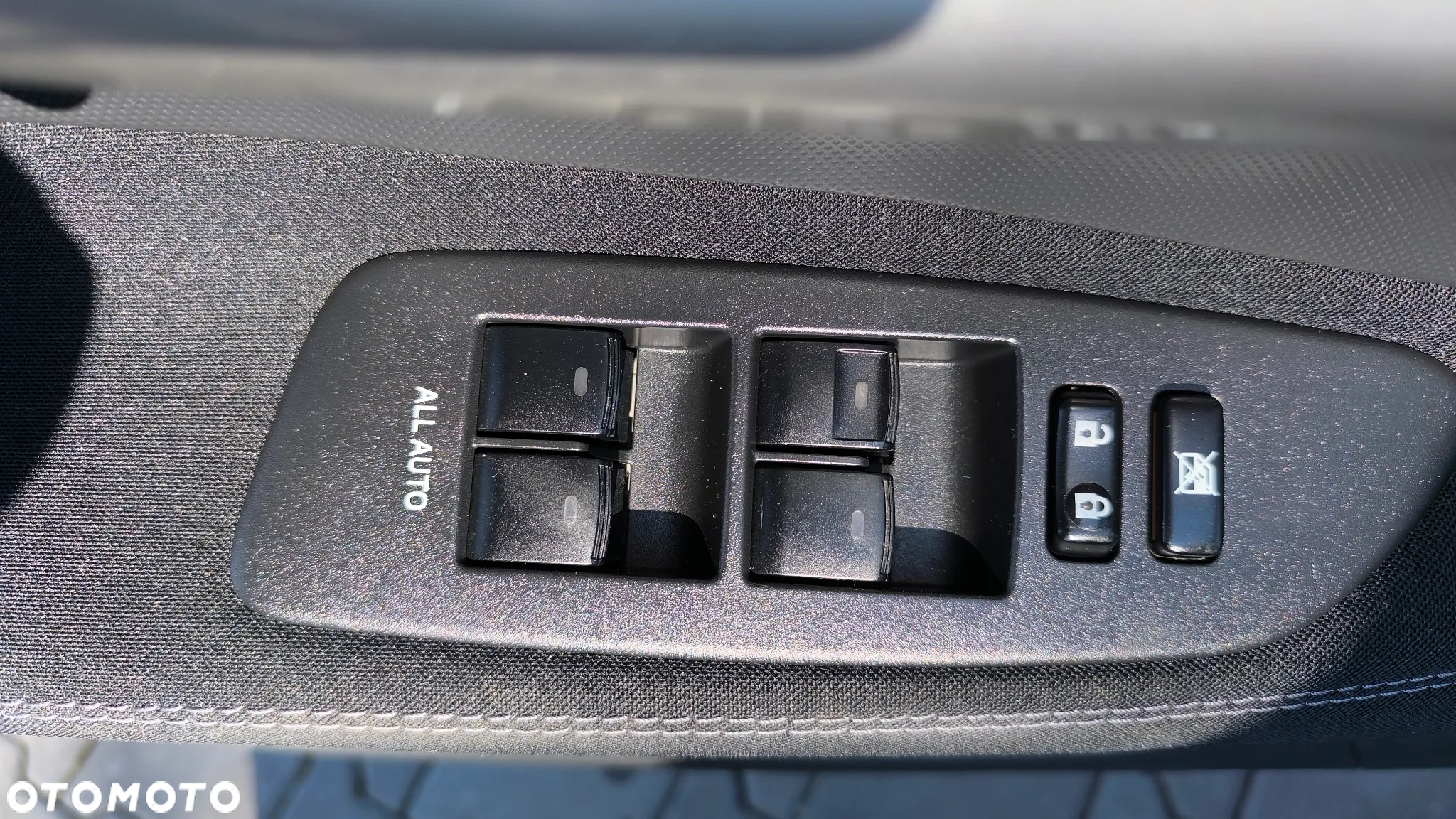 Toyota Auris 1.6 Executive - 26
