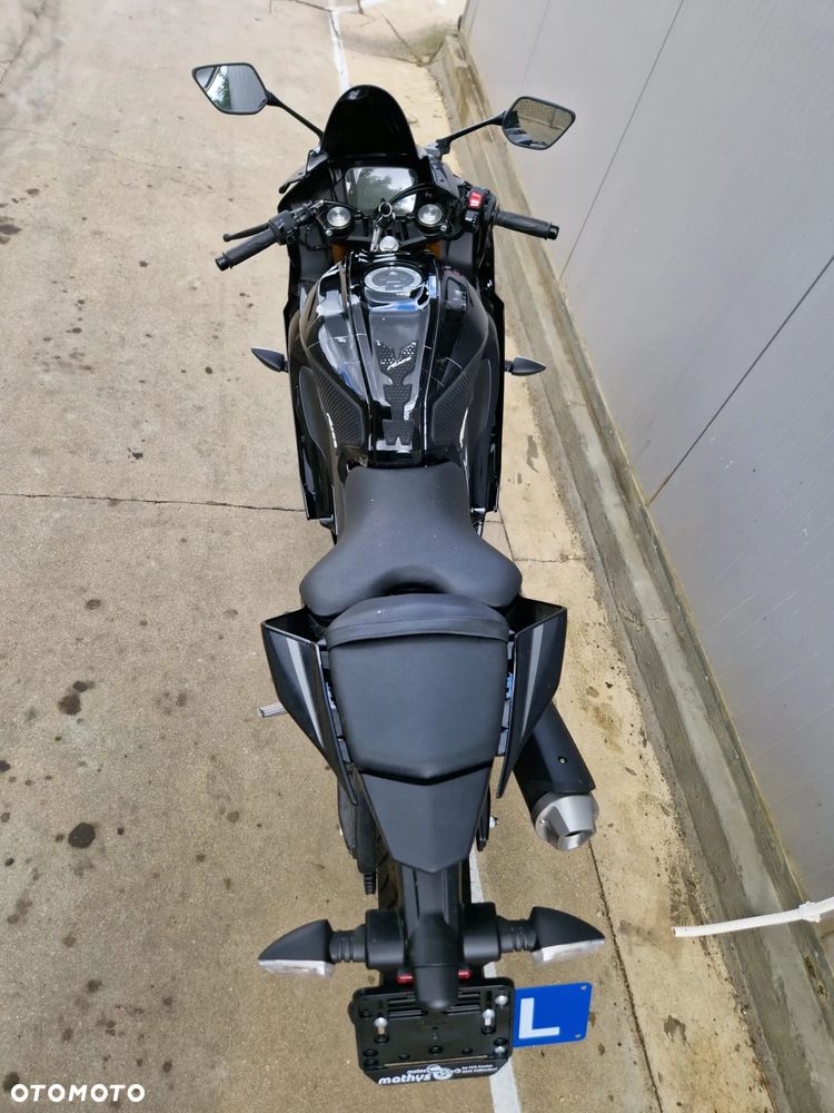 Yamaha YZF - 4
