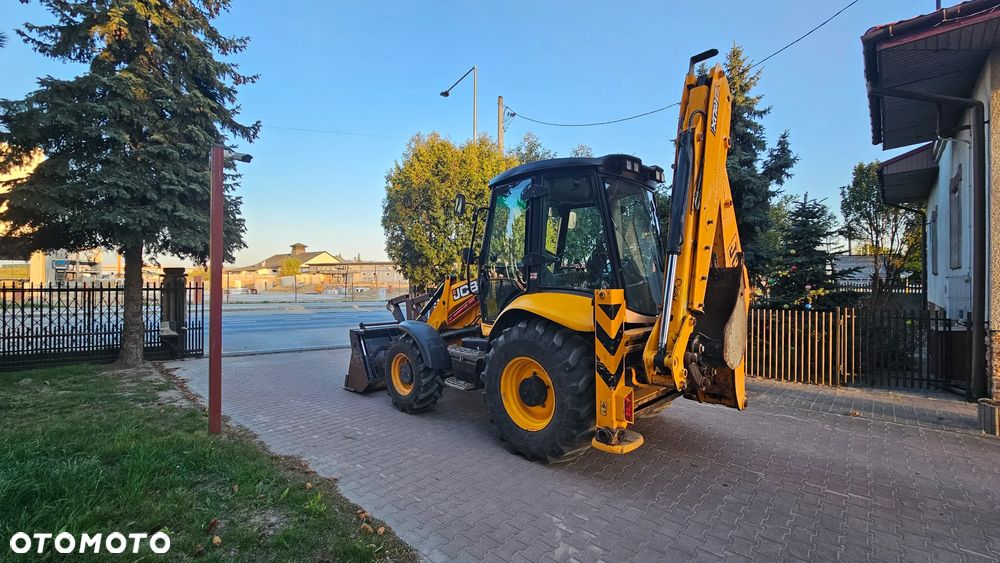 JCB 3 CX CONTRACTOR - 3
