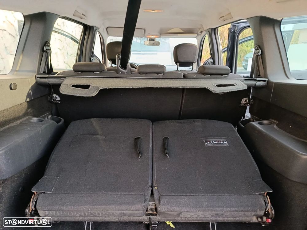 Dacia Lodgy 1.5 dCi Stepway 7L - 23