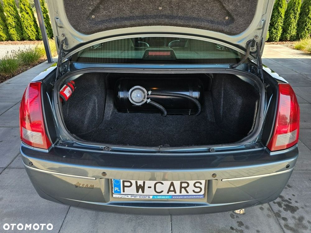 Chrysler 300C - 21