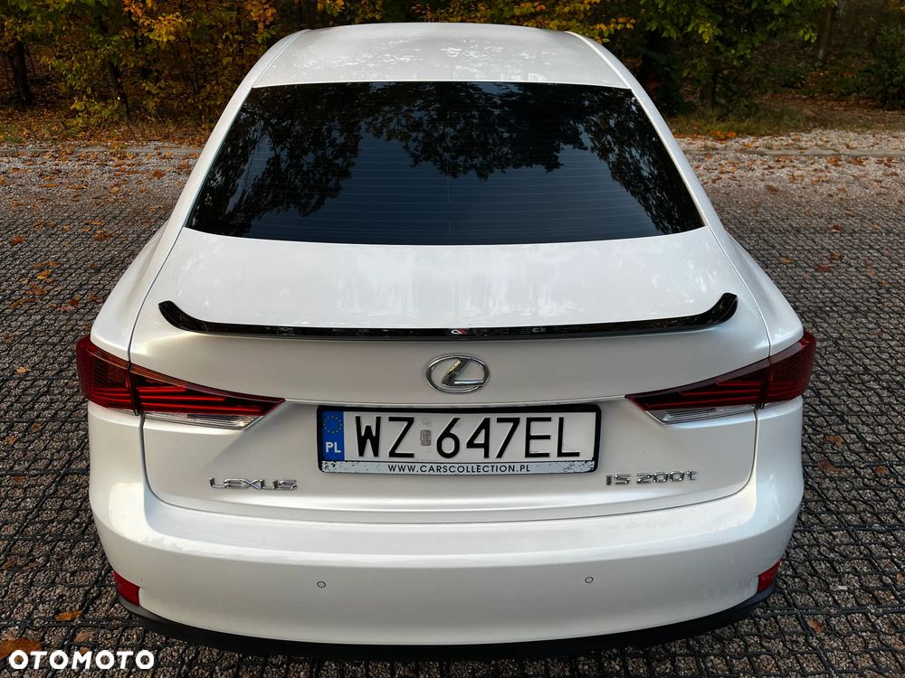 Lexus IS - 12