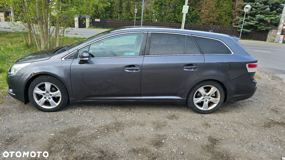 Toyota Avensis 2.0 D-4D Premium - 2