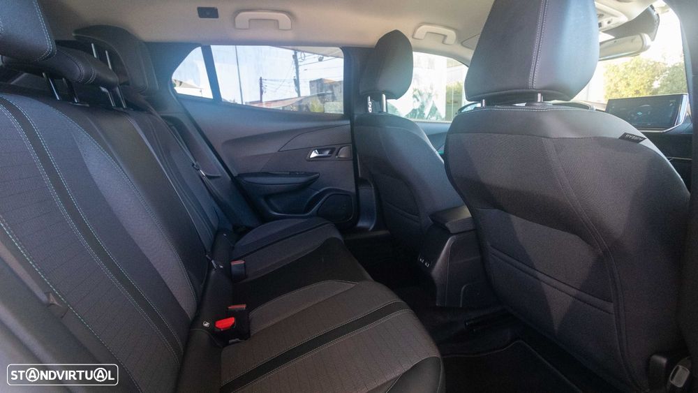 Peugeot e-2008 Allure - 9