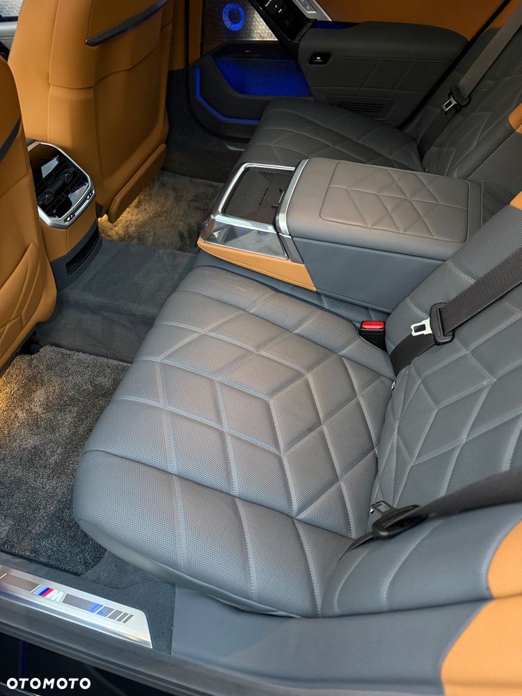 BMW Seria 7 - 14
