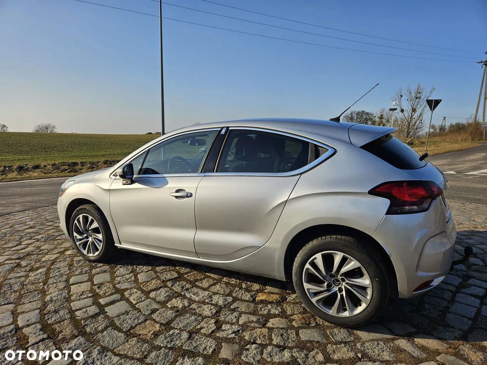 Citroën DS4 e-HDi 110 SoChic - 21