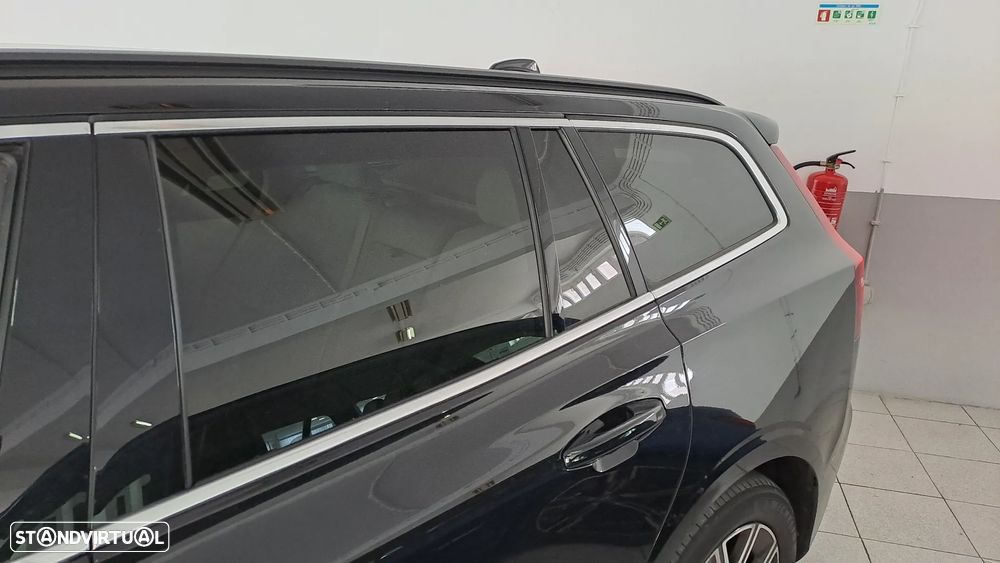 Volvo V60 2.0 B4 Momentum Plus Geartronic - 32