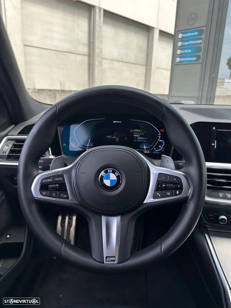BMW 330 e Pack Desportivo M Pro Auto - 24