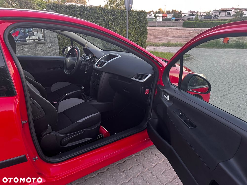 Peugeot 207 - 18