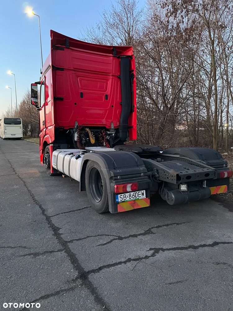 Mercedes-Benz Actros - 3