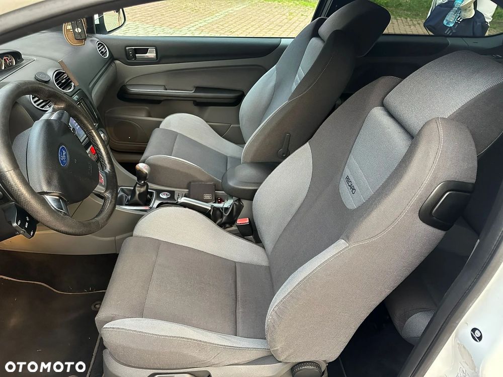 Ford Focus 2.5 ST - 15