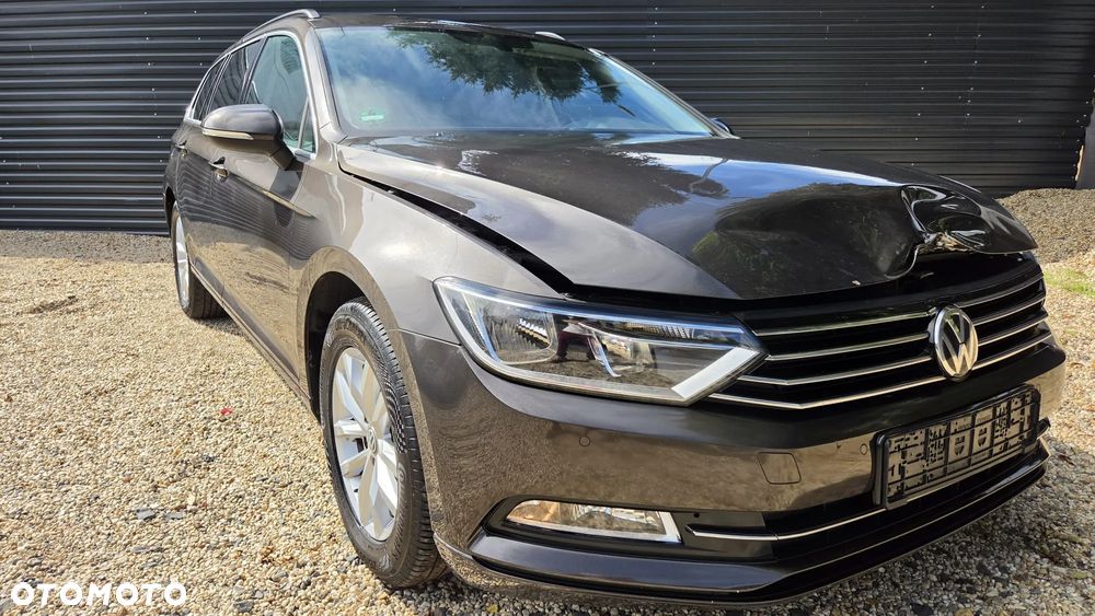 Volkswagen Passat - 4