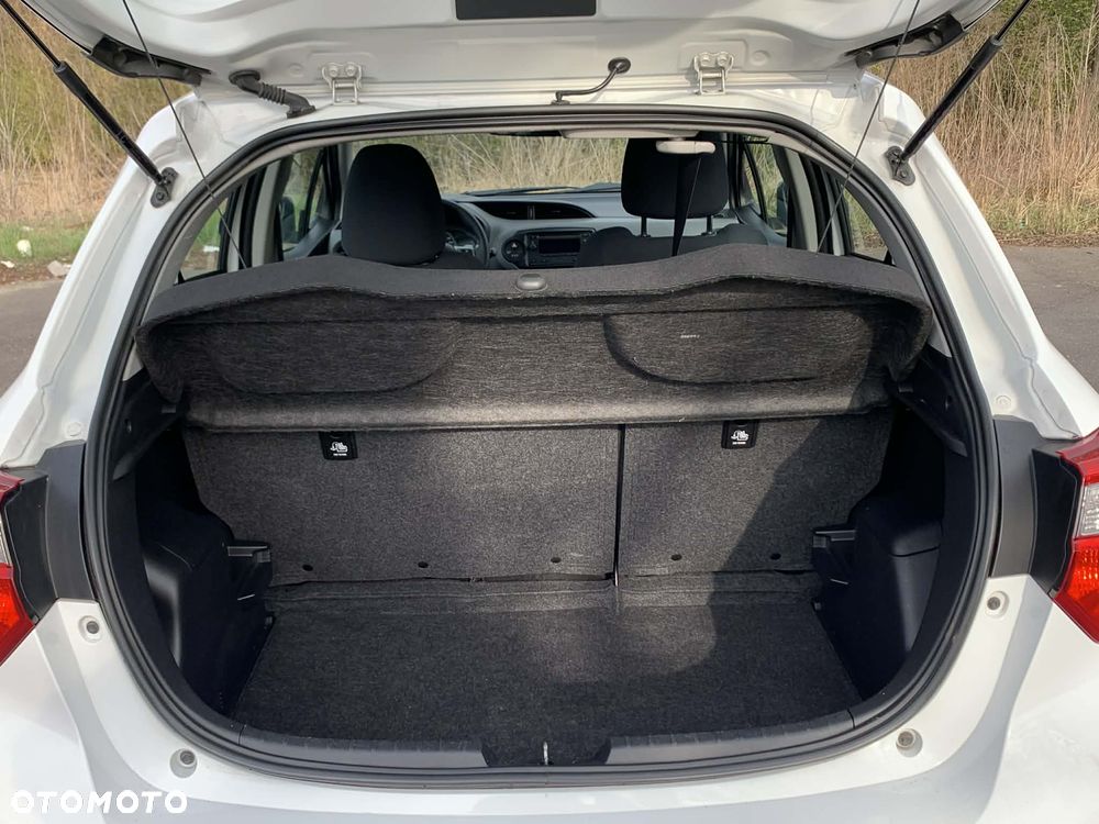 Toyota Yaris Hybrid 100 Active - 18