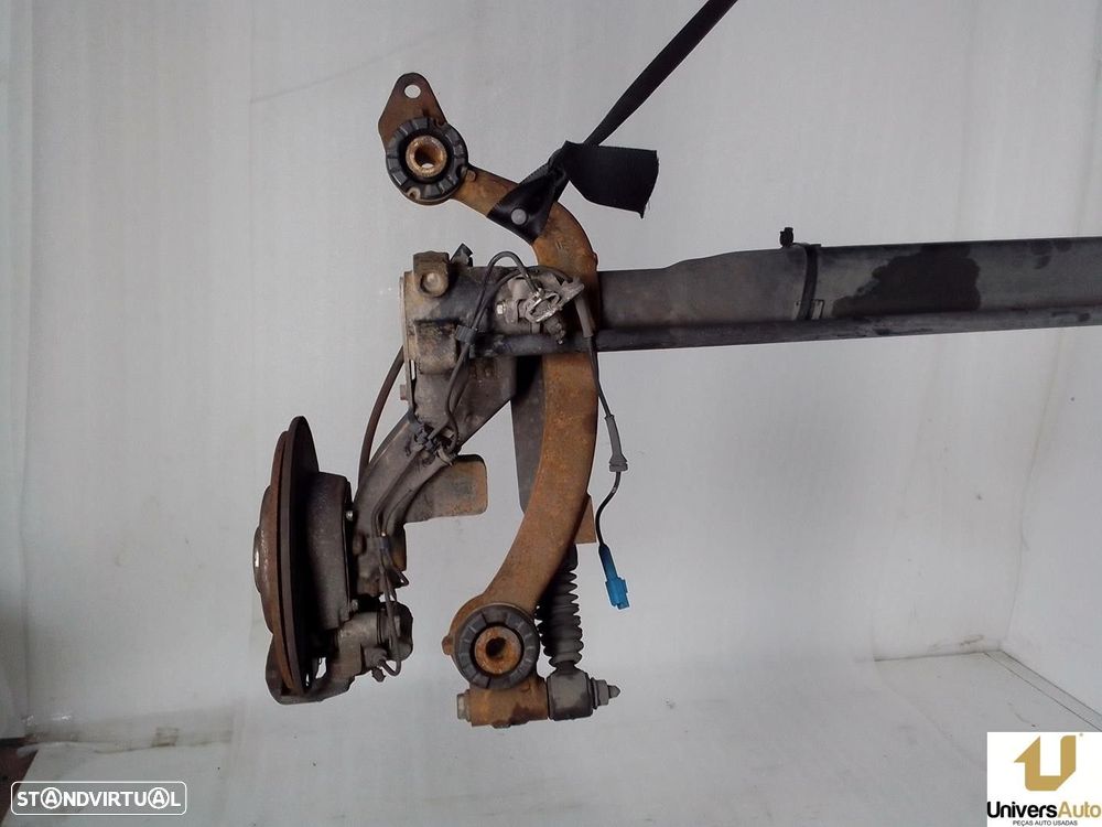 CHARRIOT TRASEIRO PEUGEOT 206 FASTBACK 2006 - - 1