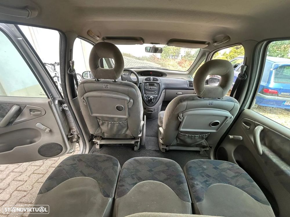 Citroën Xsara Picasso 1.6 Exclusive - 25
