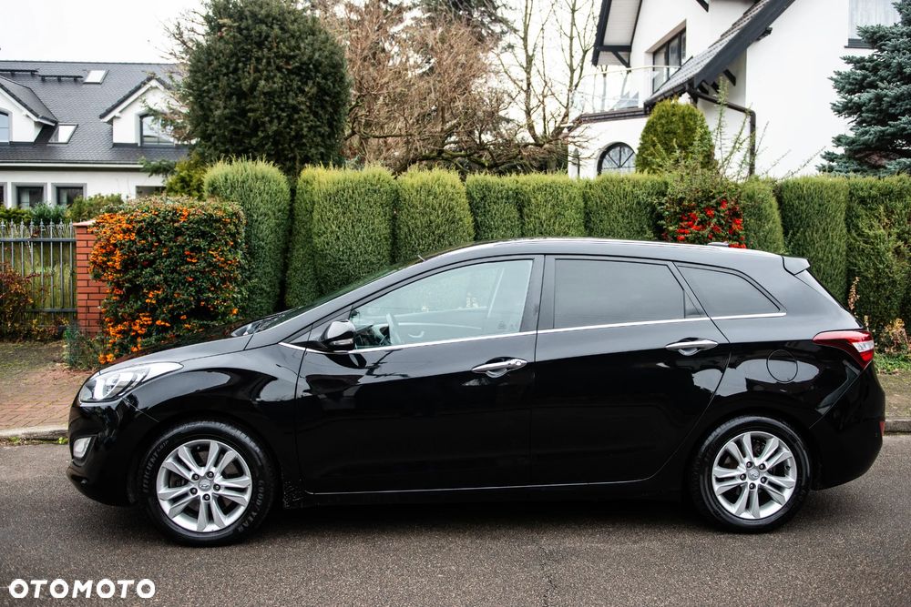 Hyundai i30 blue Kombi 1.6 GDi Passion - 11