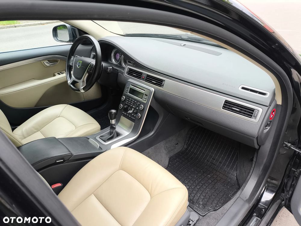 Volvo V70 D3 Momentum - 29