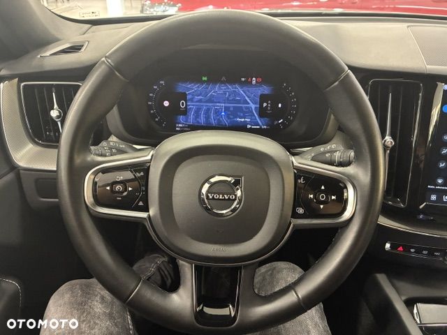 Volvo XC 60 B4 B Plus Dark - 27