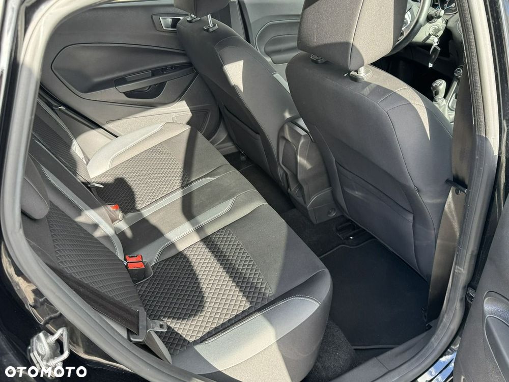Ford Fiesta - 12