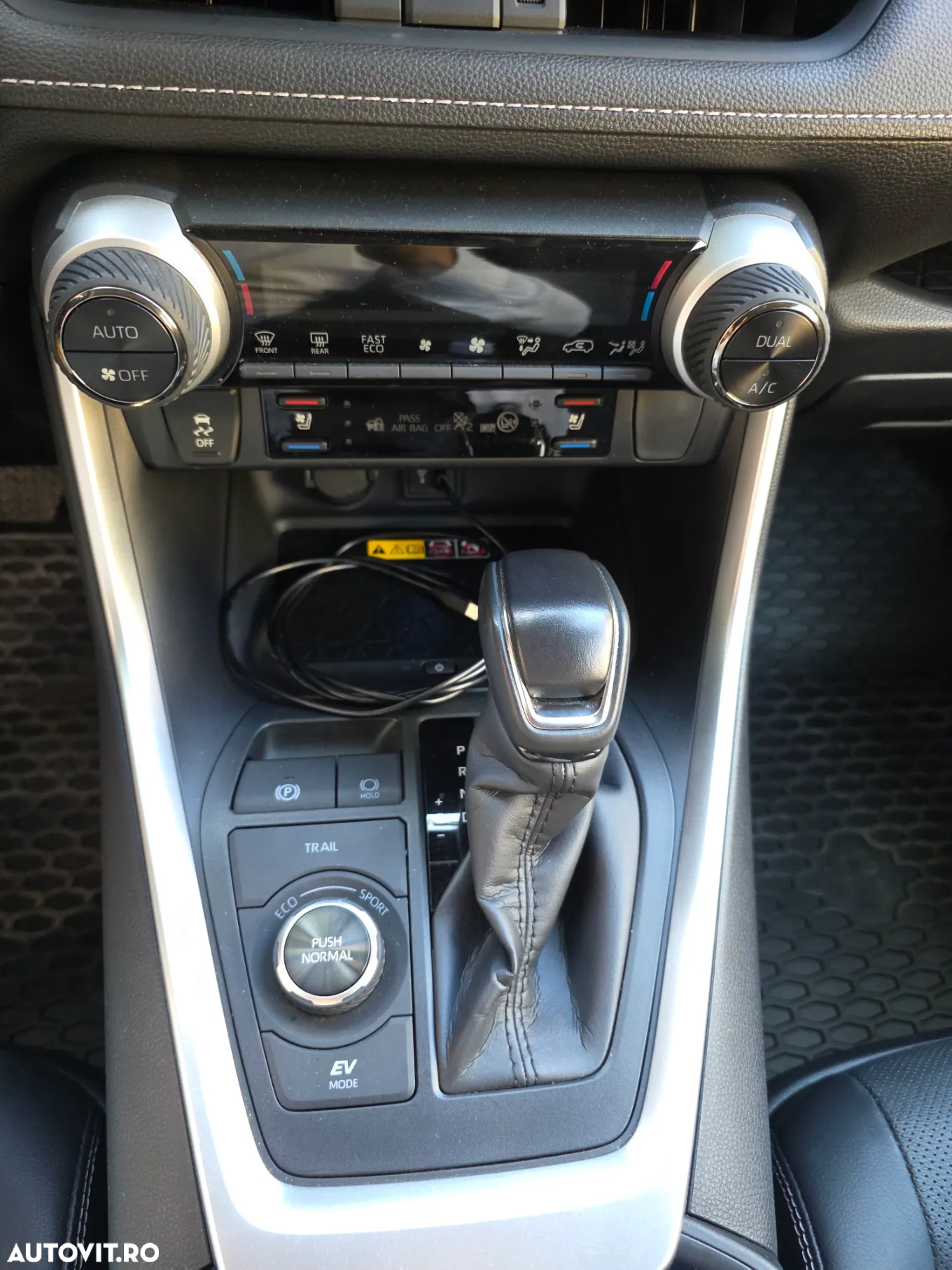 Toyota RAV4 2.5 Hybrid VVT-iE 4x4 Luxury Premium - 25