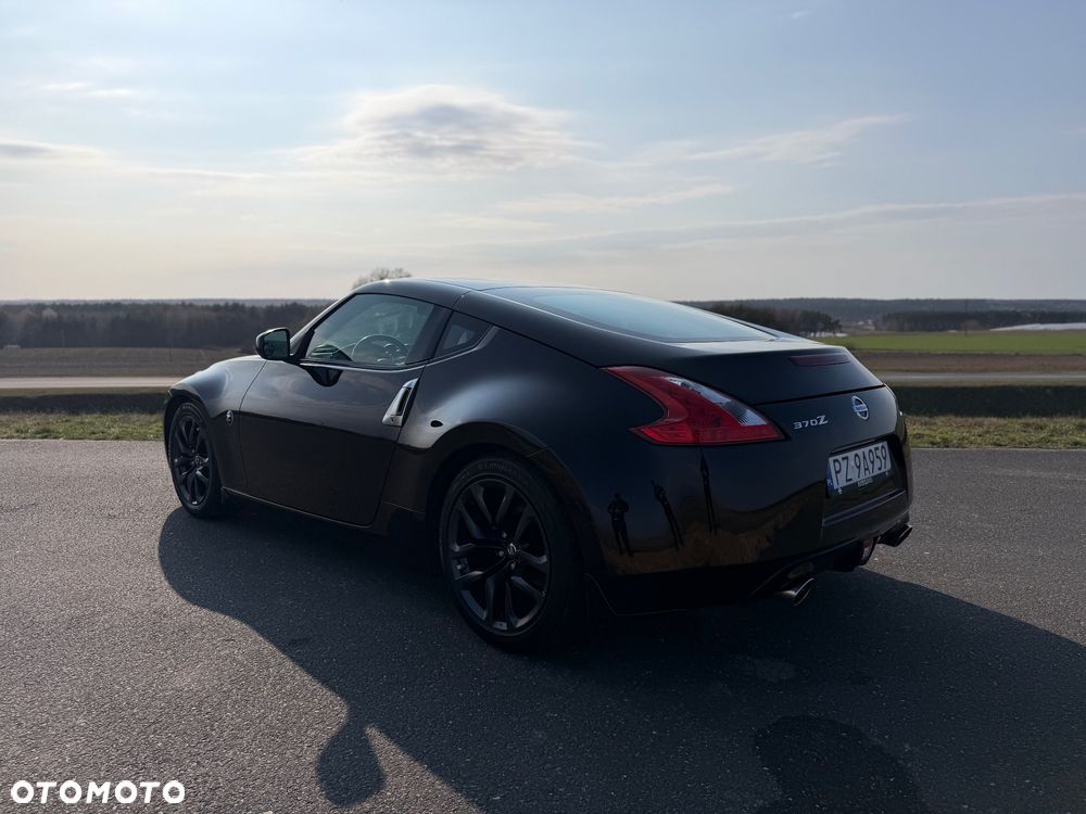 Nissan 370 Z - 7