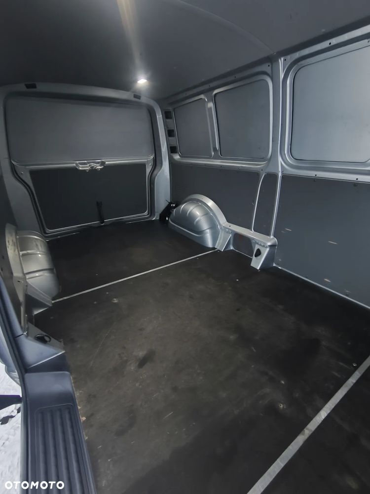 Volkswagen Transporter - 21