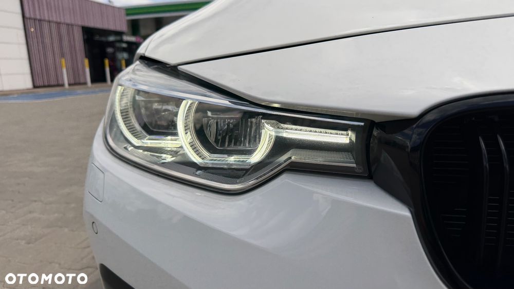 BMW Seria 3 318i - 23