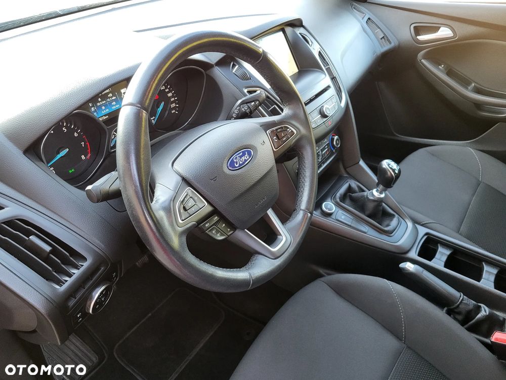 Ford Focus - 25