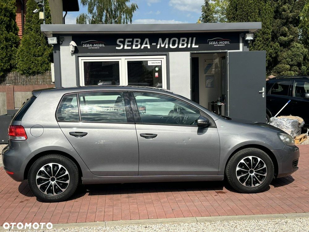 Volkswagen Golf - 6