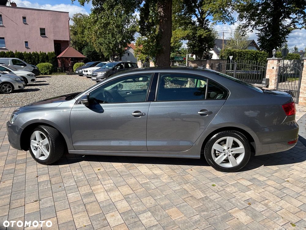 Volkswagen Jetta 1.6 TDI DPF Highline - 13