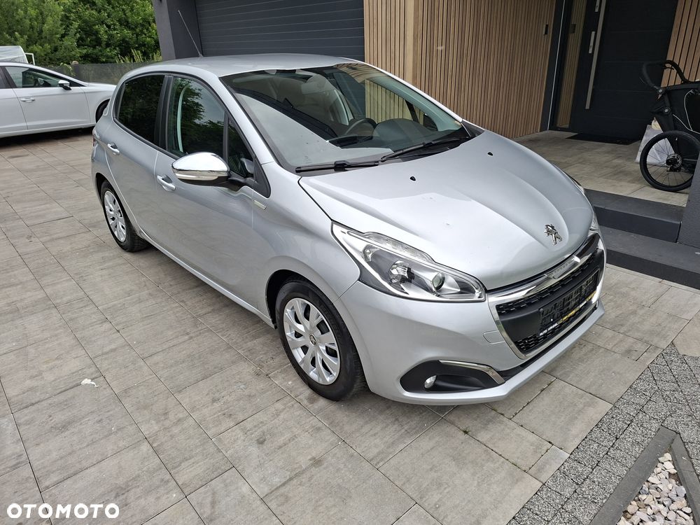 Peugeot 208 - 15