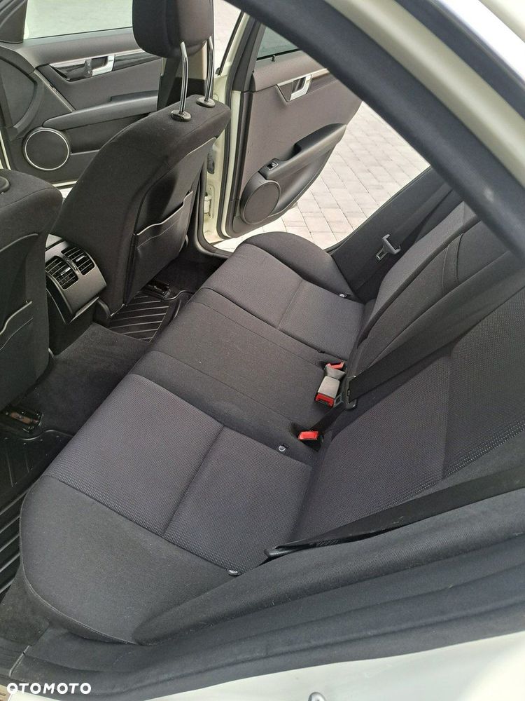 Mercedes-Benz Klasa C 180 BlueEFFICIENCY 7G-TRONIC - 19