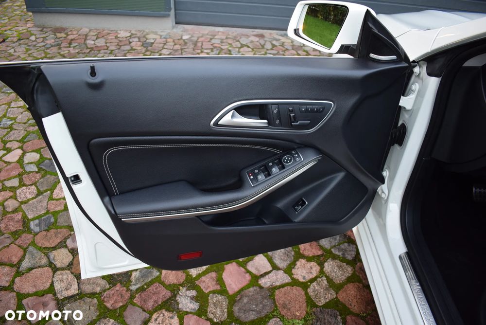 Mercedes-Benz CLA Shooting Brake 250 7G-DCT - 21