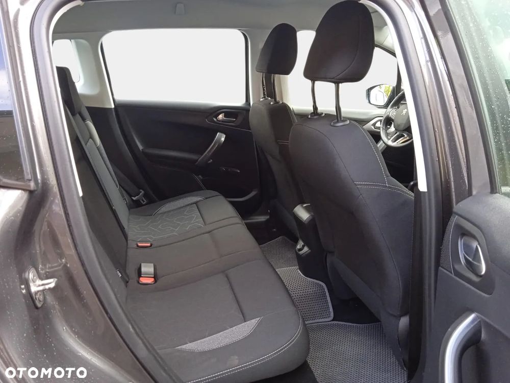 Peugeot 2008 1.2 Pure Tech Style S&S - 34