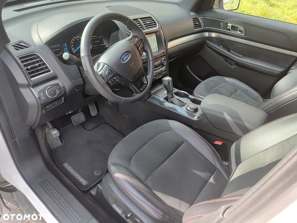 Ford Explorer - 8