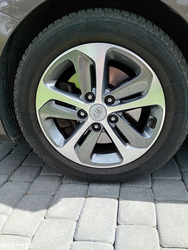 Hyundai i30 blue Kombi 1.6 CRDi YES Silver - 10