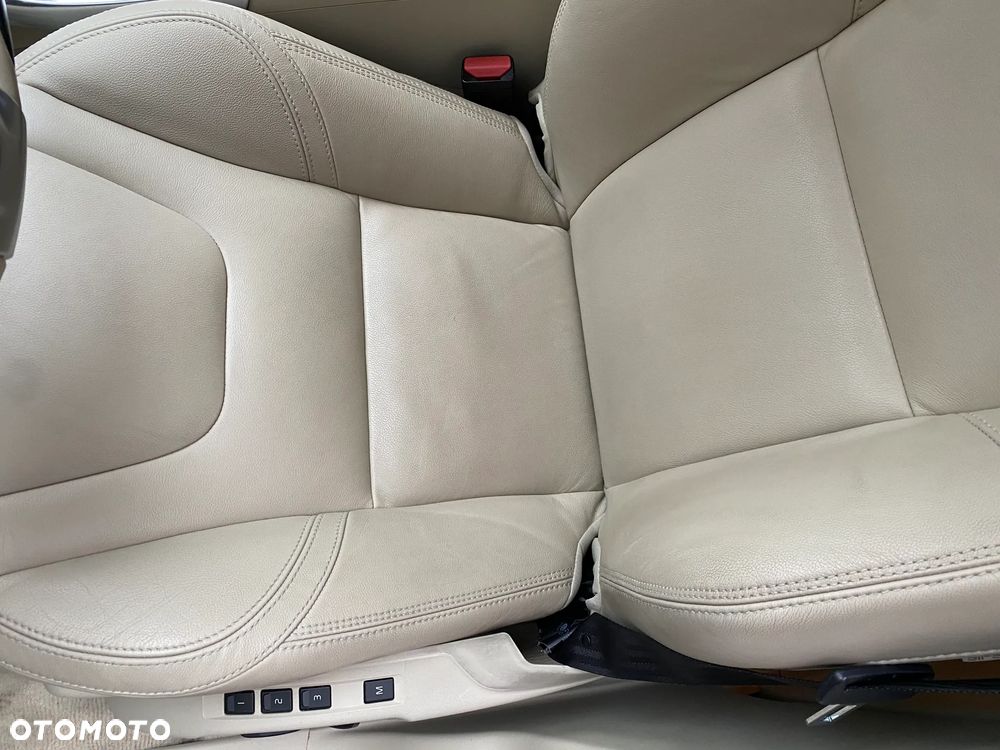 Volvo XC 60 D5 AWD Kinetic - 19