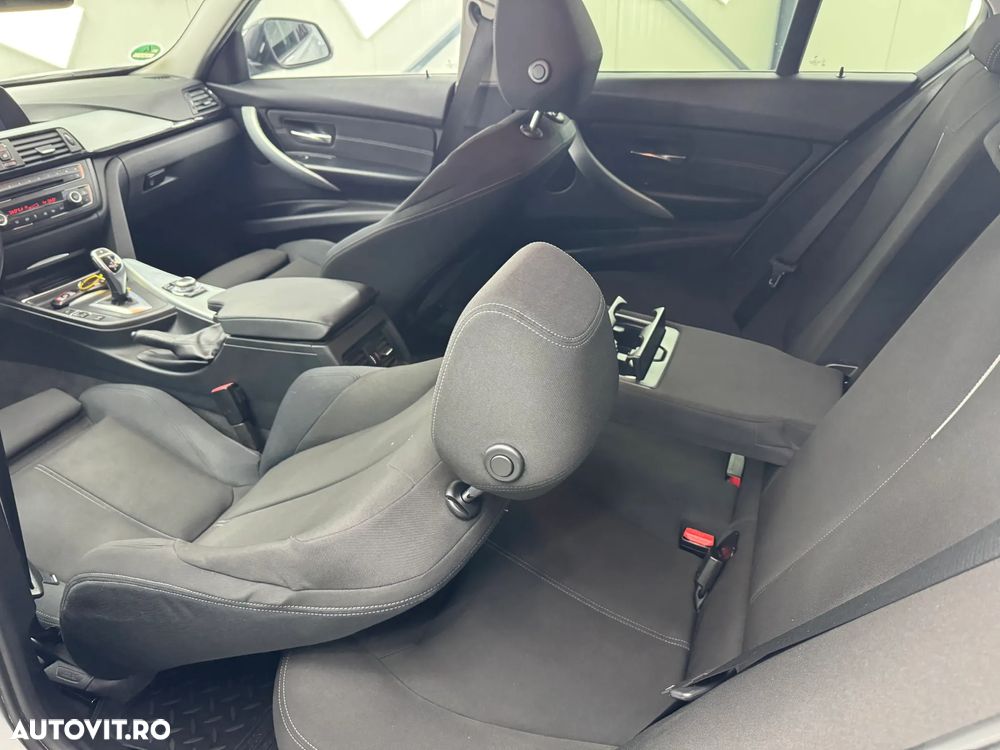 BMW Seria 3 320d Aut. Sport Line - 16