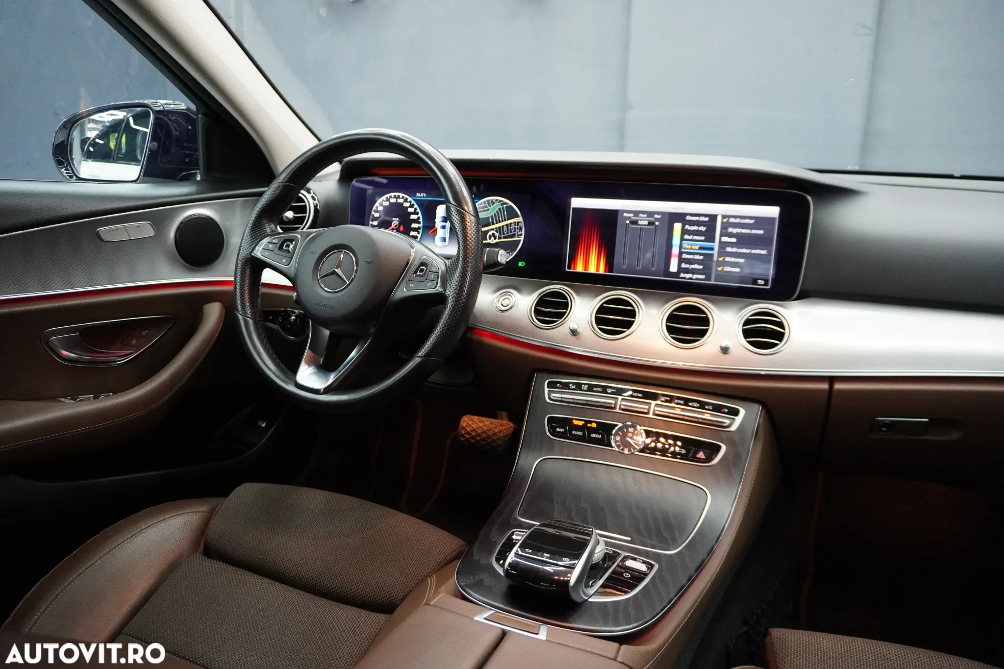 Mercedes-Benz E 250 9G-TRONIC - 28