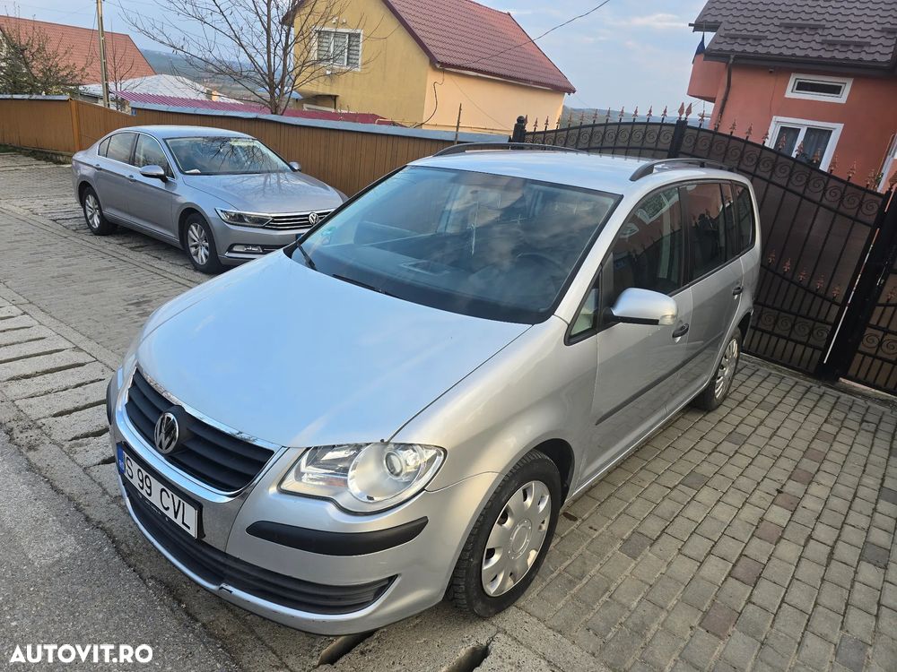 Volkswagen Touran - 2